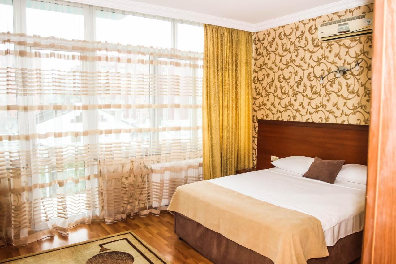 Hotel Istanbul Батумі Екстер'єр фото