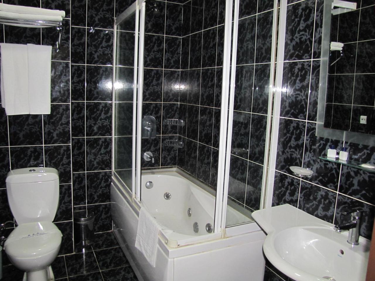 Hotel Istanbul Батумі Екстер'єр фото